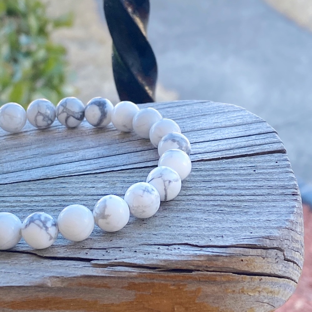 Howlite Bracelet - Picture 2 of 5